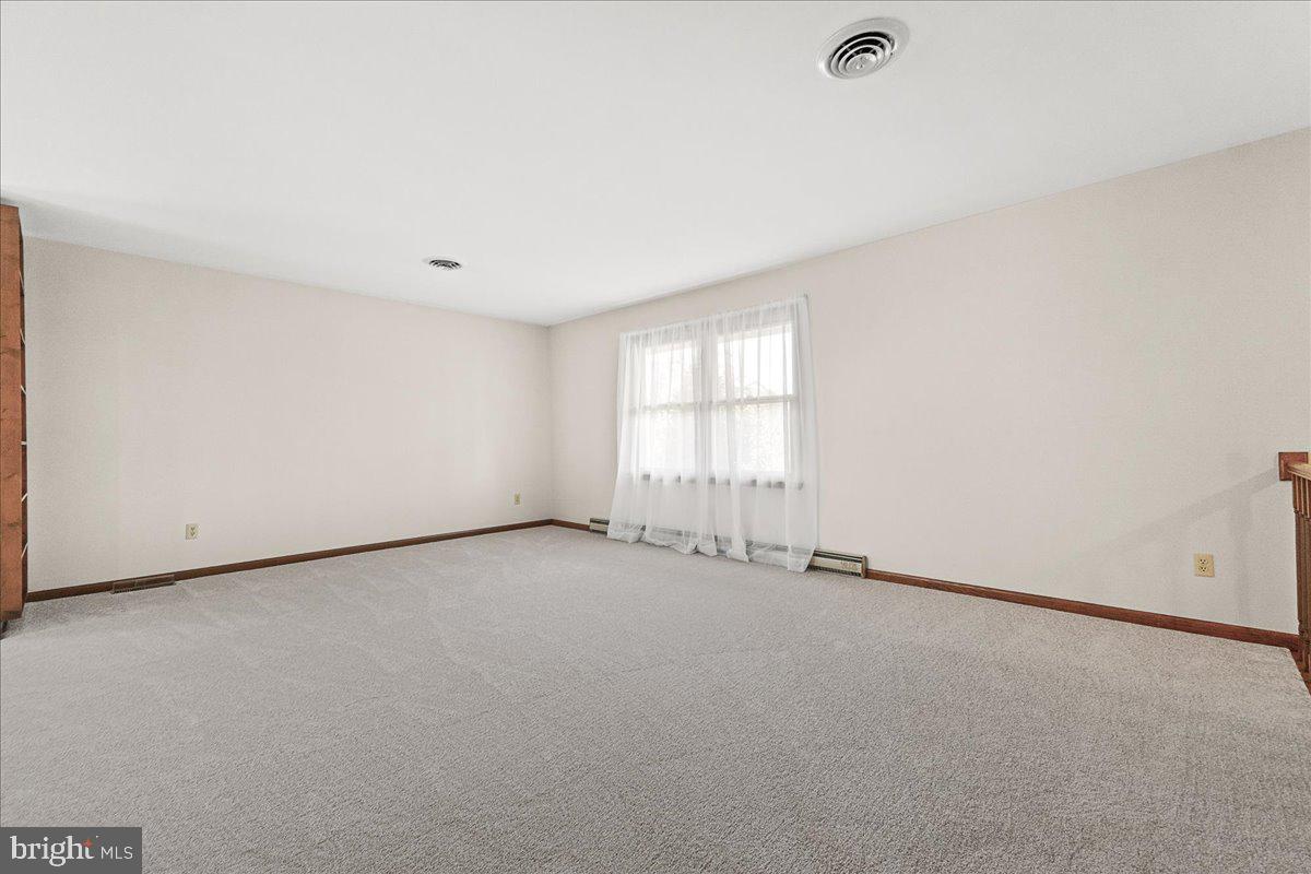 DEVON FARMS - Residential