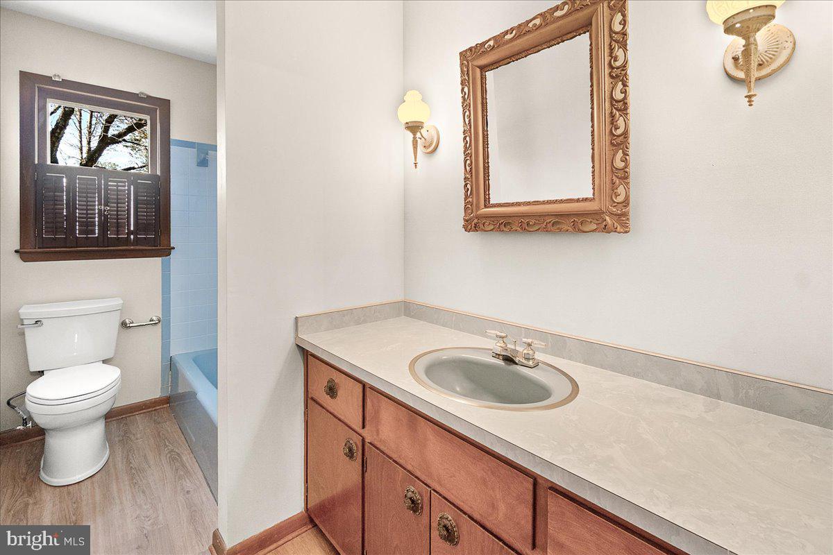 DEVON FARMS - Residential