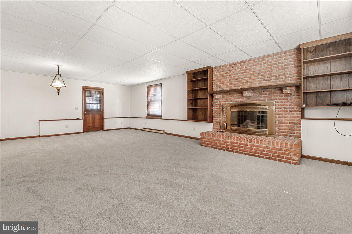 DEVON FARMS - Residential