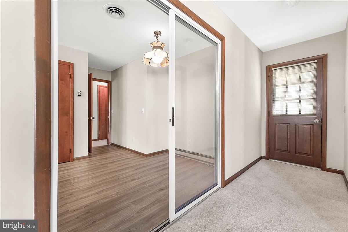 DEVON FARMS - Residential