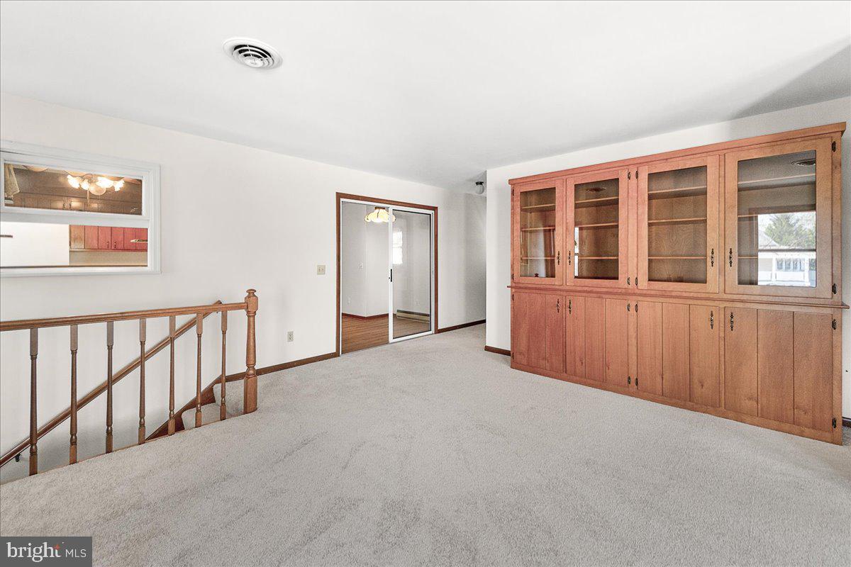 DEVON FARMS - Residential