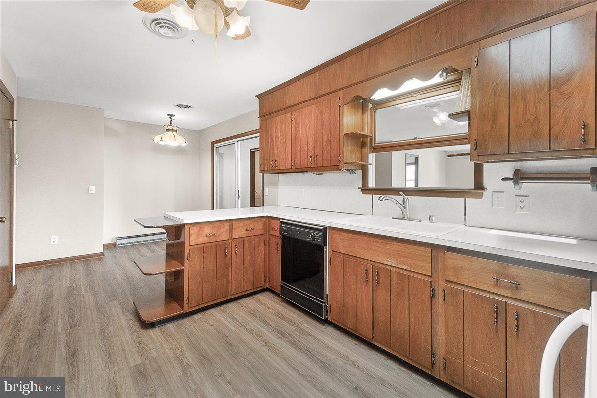 DEVON FARMS - Residential