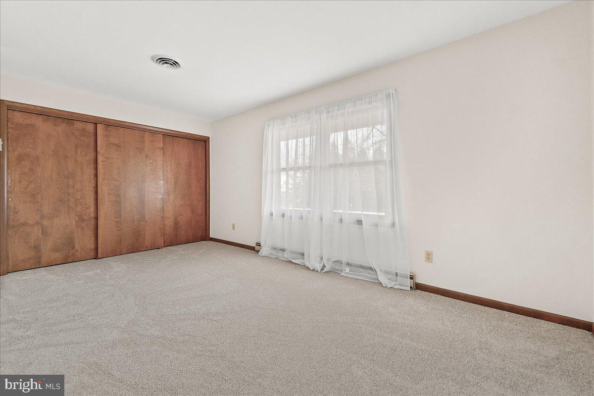 DEVON FARMS - Residential