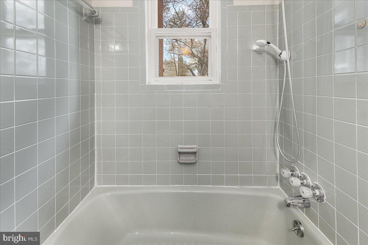 DEVON FARMS - Residential