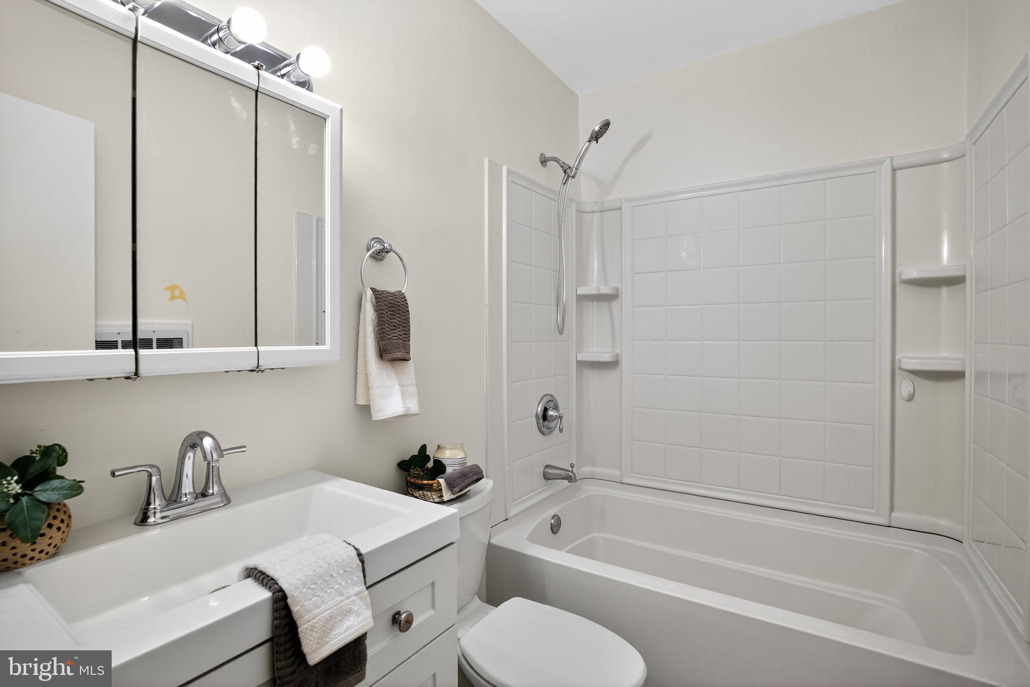 COUNTRYSIDE MDWS - Residential