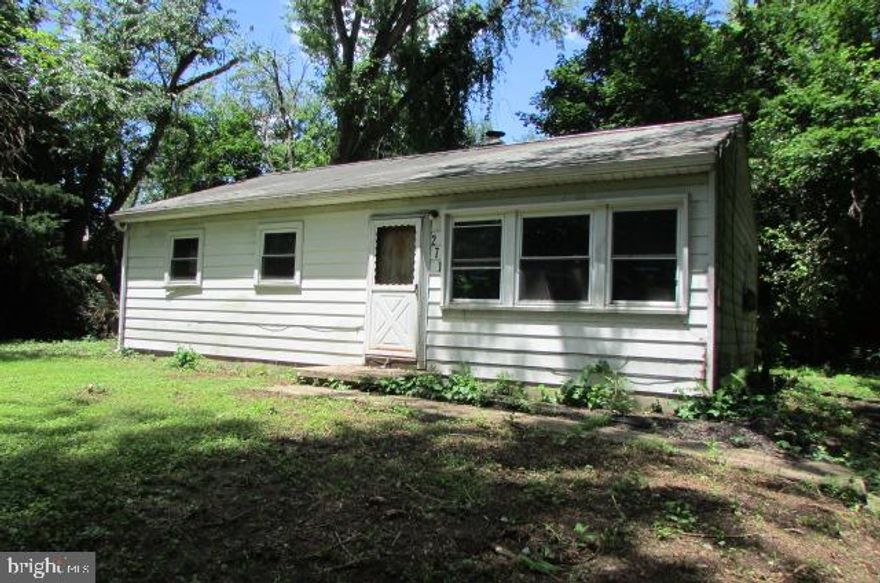 Escape to privacy with this ranch-style home nestled on a wooded lot in Duncannon. This 3-bedroom home offers comfortable, one-floor living with an eat-in kitchen and oil forced air heat. The peaceful, wooded setting provides a sense of seclusion while still being just a short drive to town. Home does need some fixing up—bring your ideas and make it your own! Whether you're looking for a weekend retreat, an investment opportunity, or a place to call home, this property has great potential.