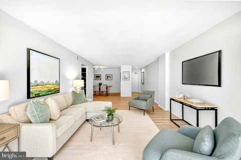 Condo For Sale - 1300 Army Navy Drive #117<br/> ARLINGTON, VA 22202