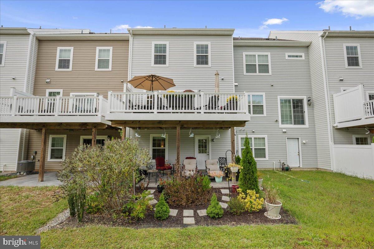 THE WOODS AT MYRTLE POINT - Residential