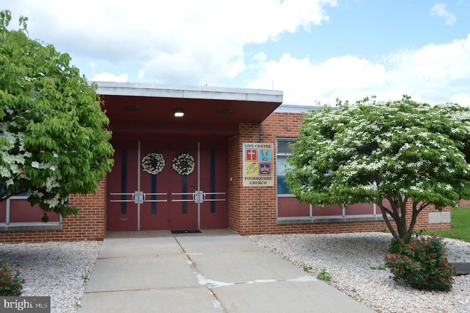 YORKVILLE - Commercial Sale