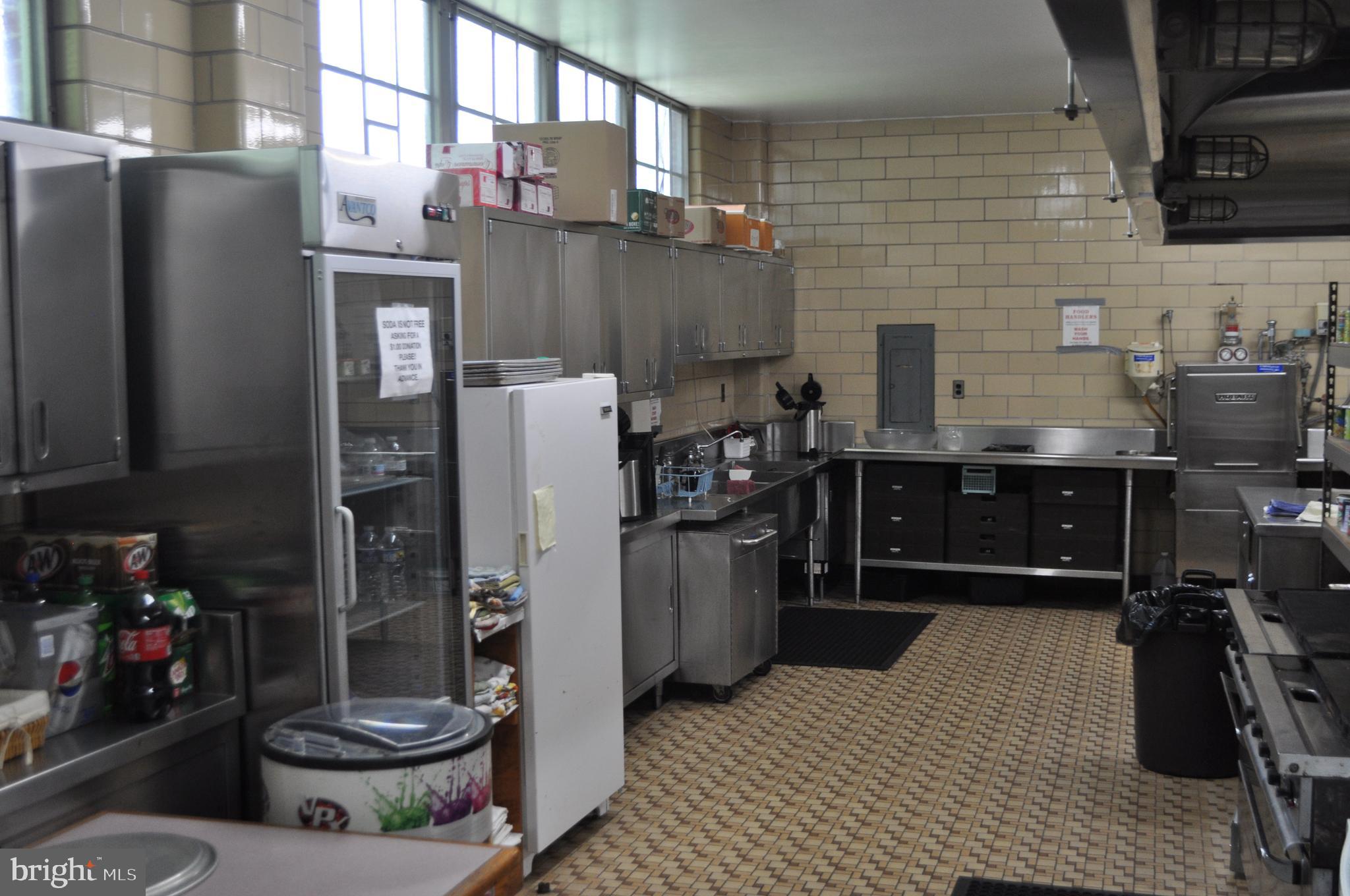 YORKVILLE - Commercial Sale