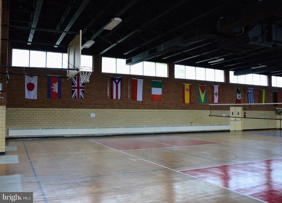 YORKVILLE - Commercial Sale