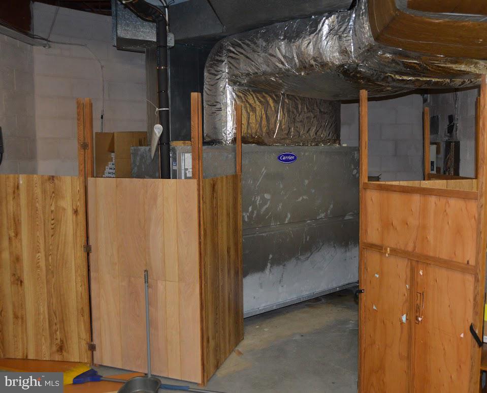 YORKVILLE - Commercial Sale