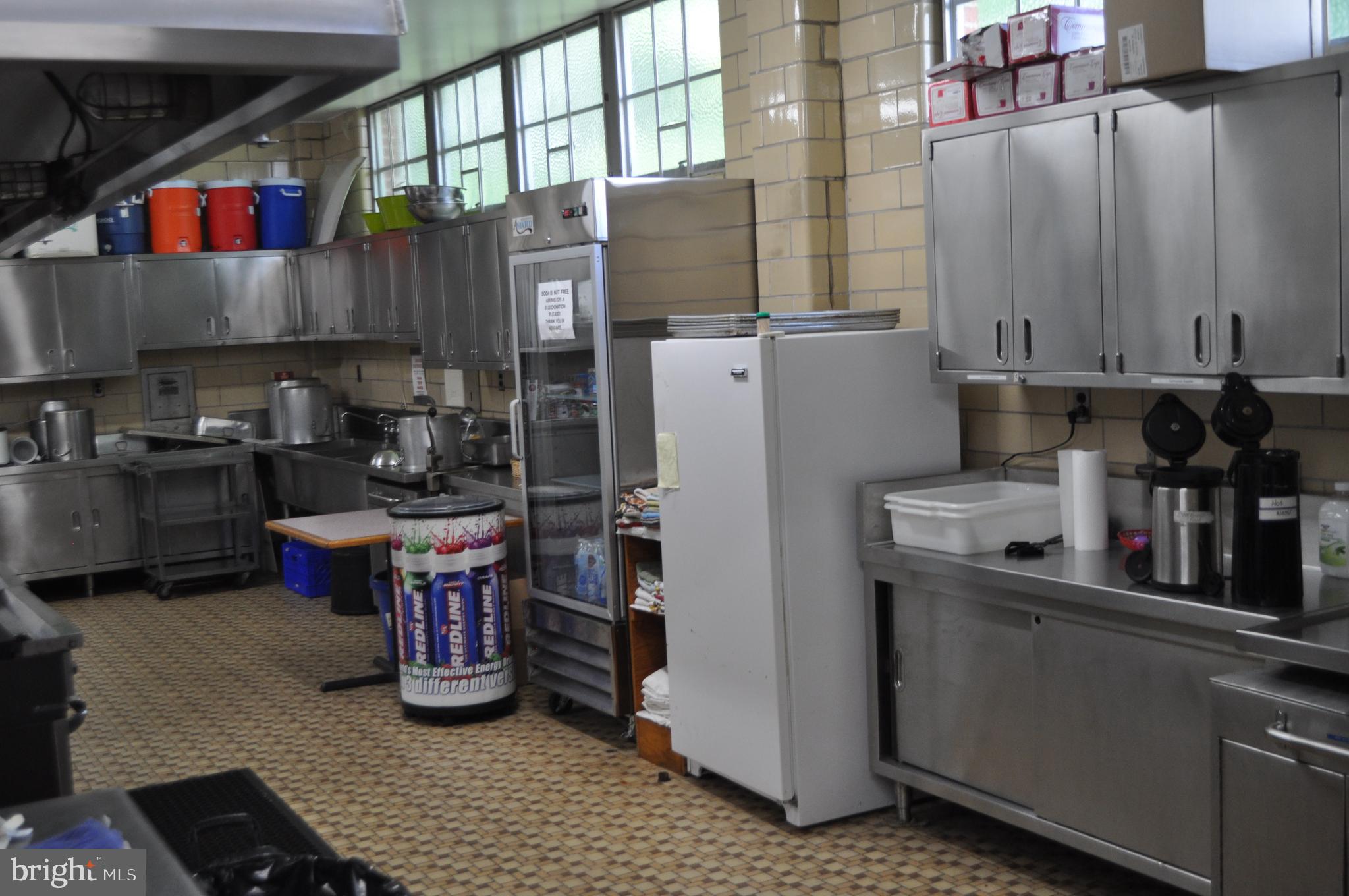 YORKVILLE - Commercial Sale