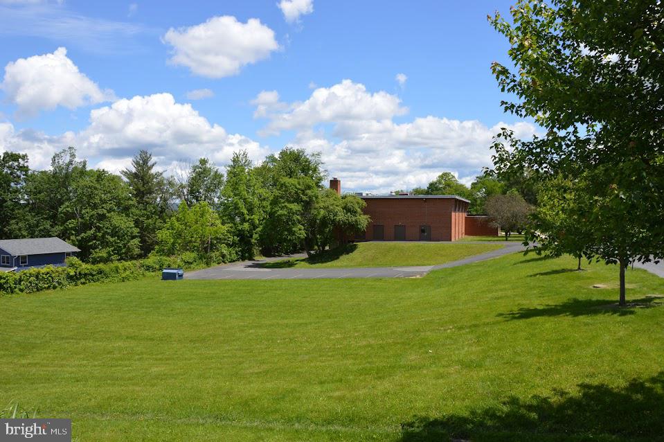 YORKVILLE - Commercial Sale