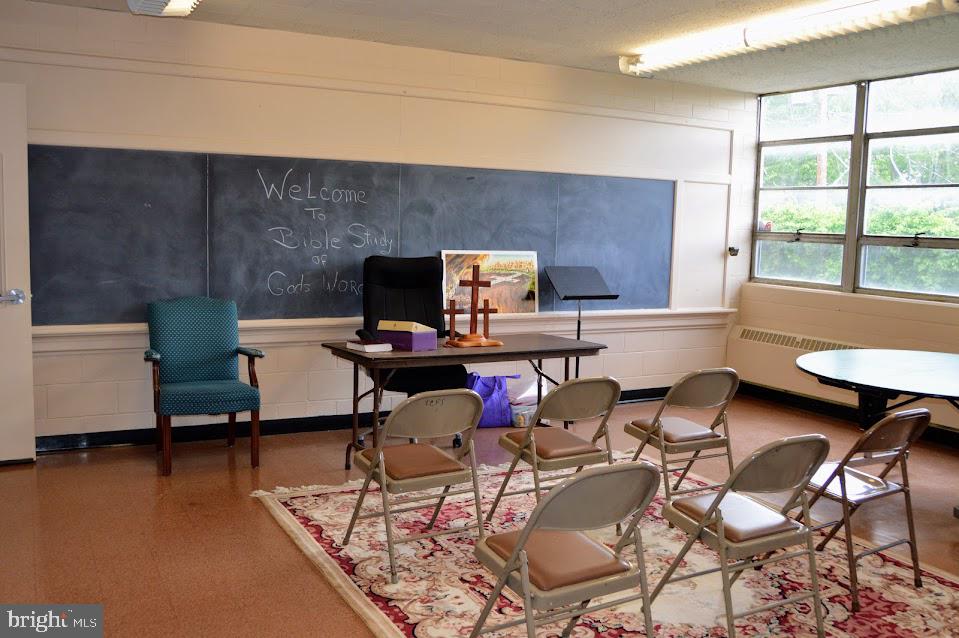 YORKVILLE - Commercial Sale