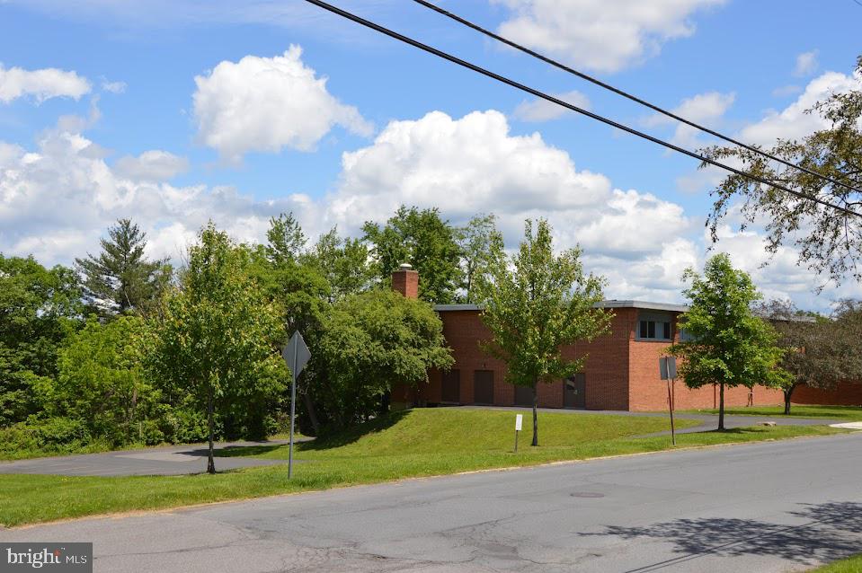 YORKVILLE - Commercial Sale