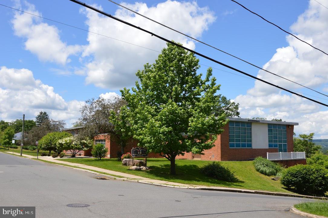 YORKVILLE - Commercial Sale