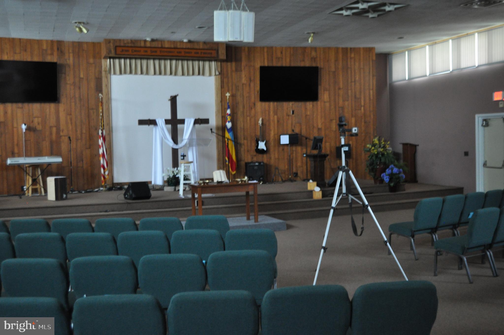 YORKVILLE - Commercial Sale