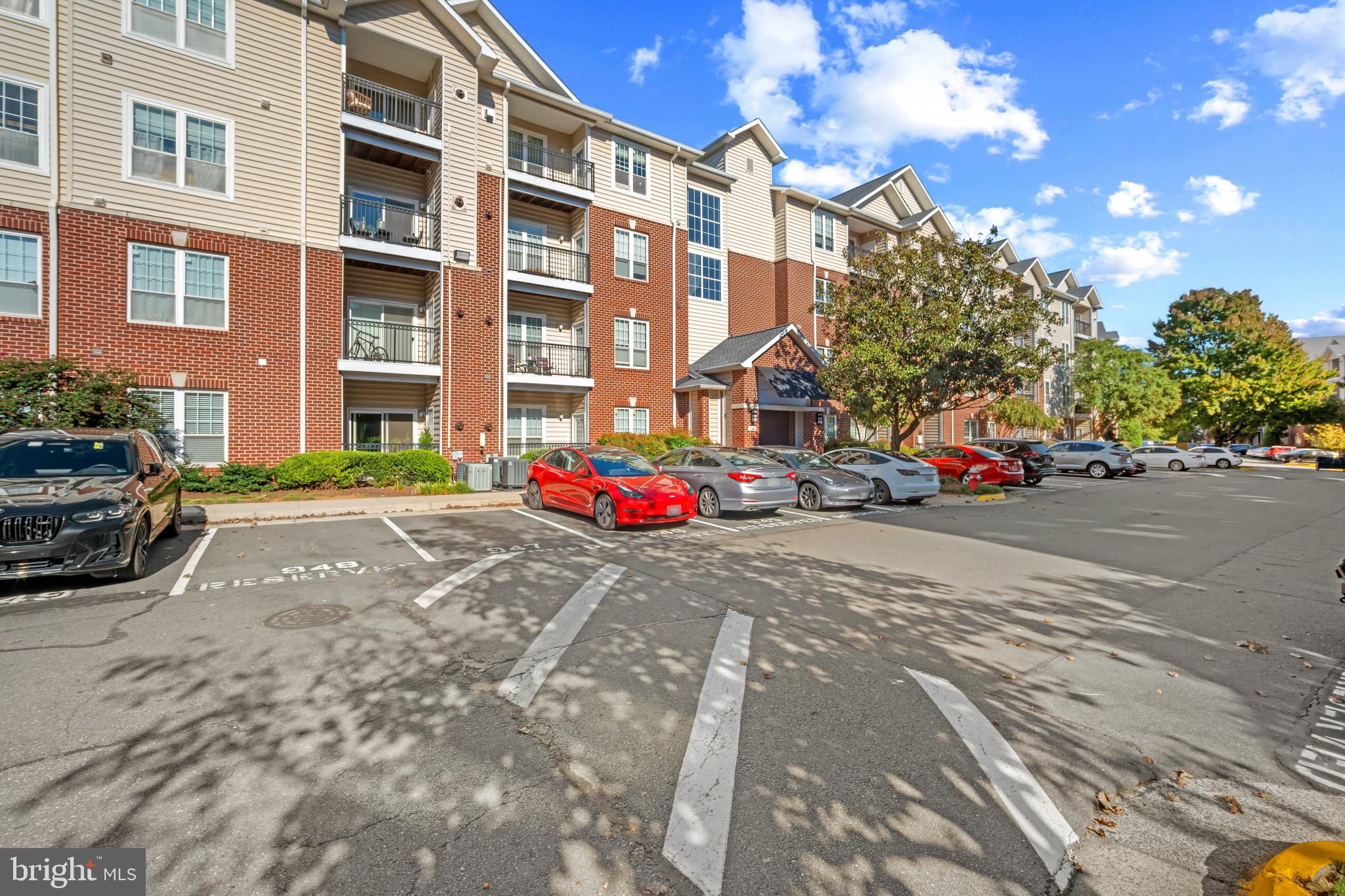 1580 SPRING GATE DRIVE 4216