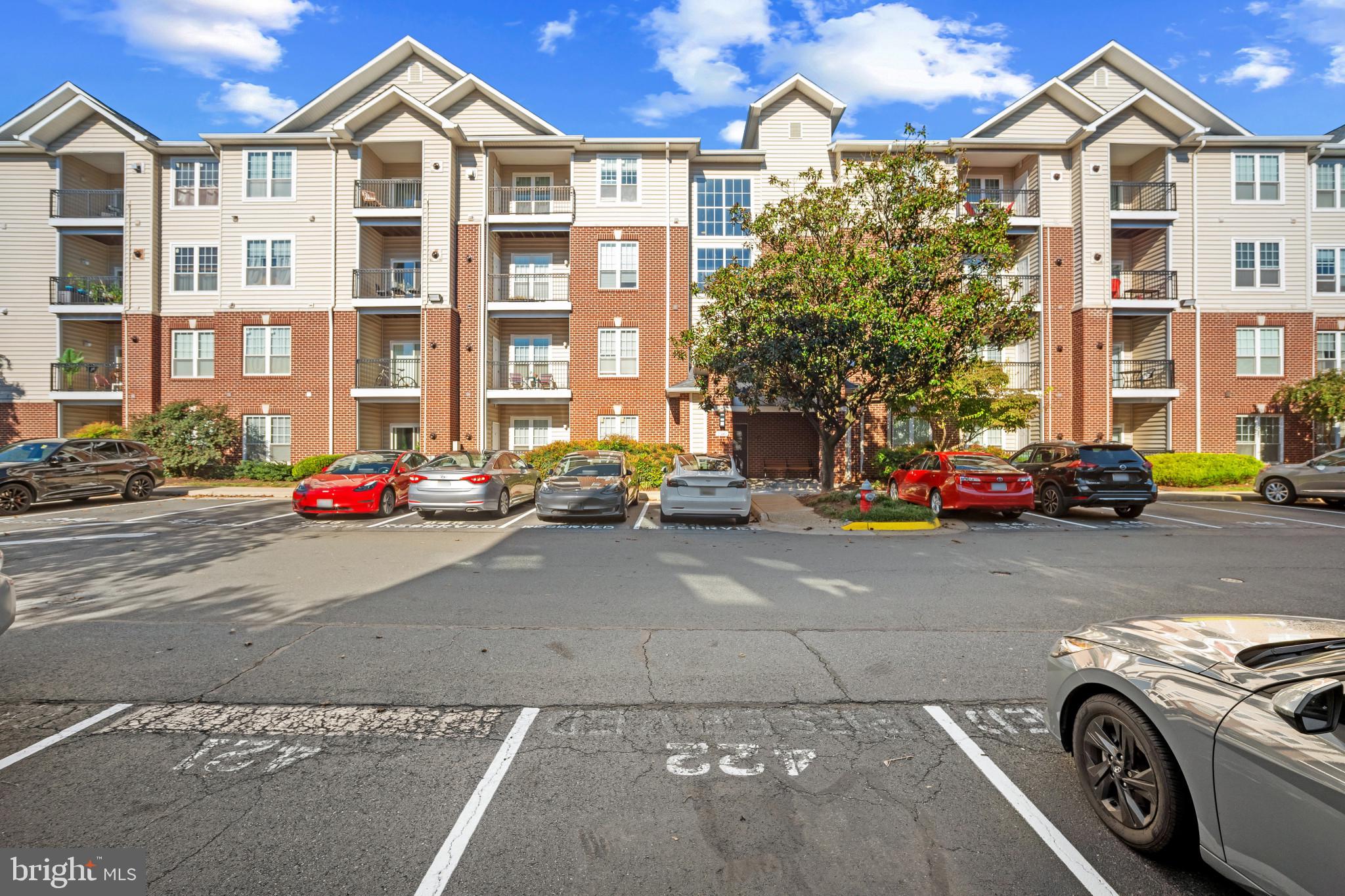 1580 SPRING GATE DRIVE 4216