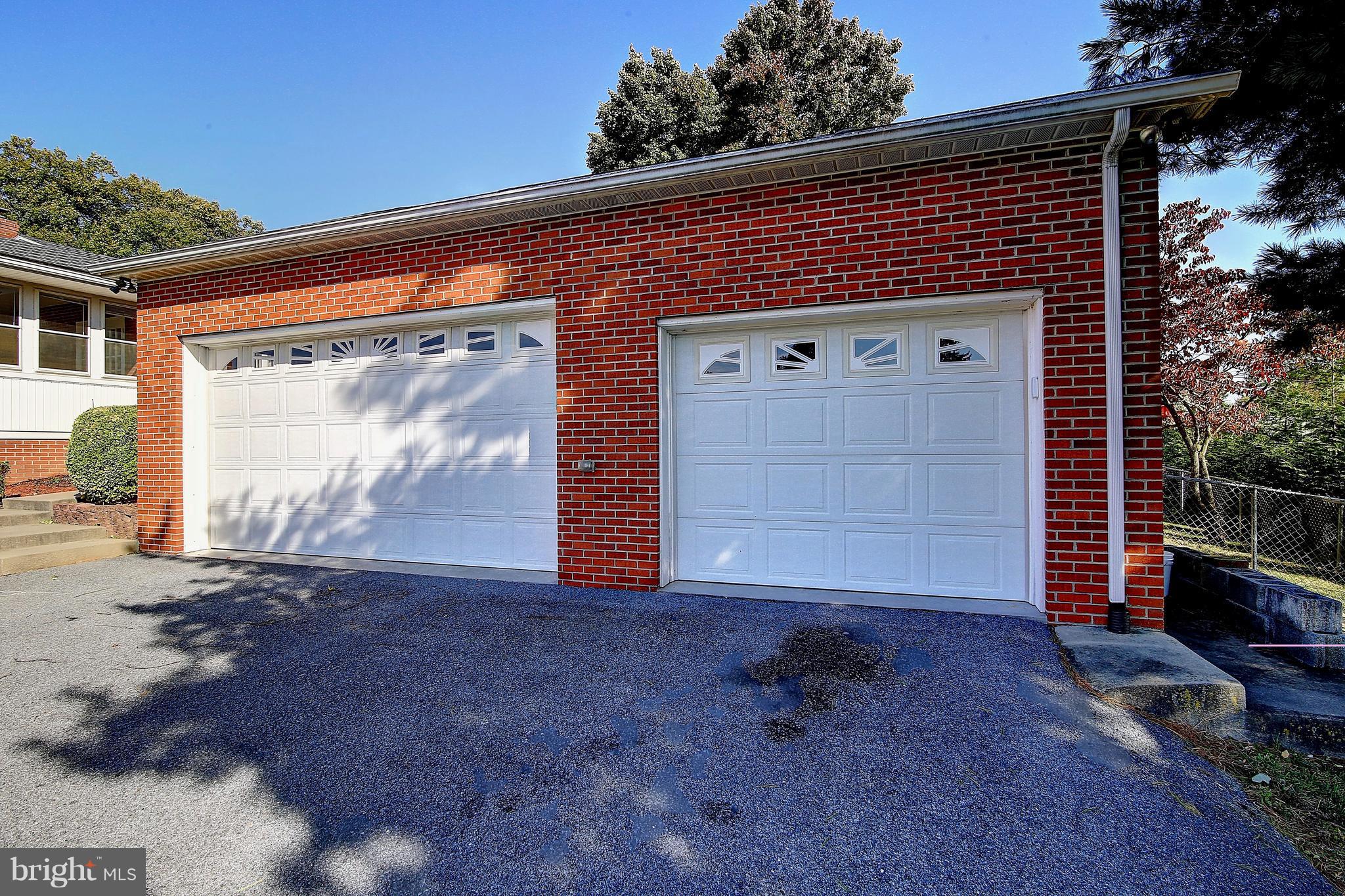 LONG MEADOW - Residential