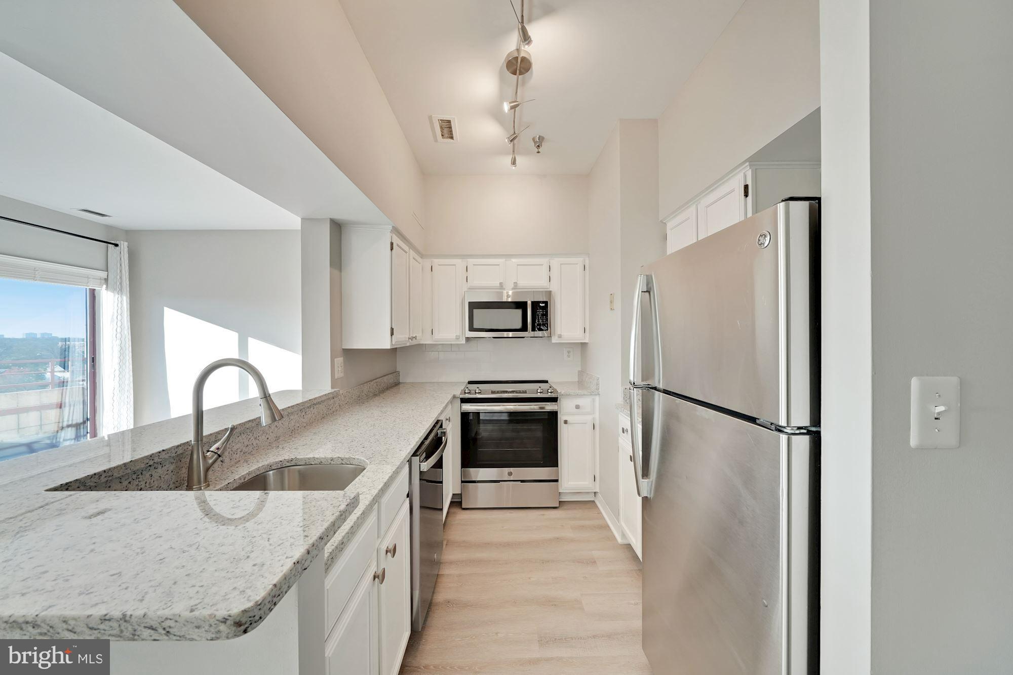 COURTHOUSE - Residential Lease