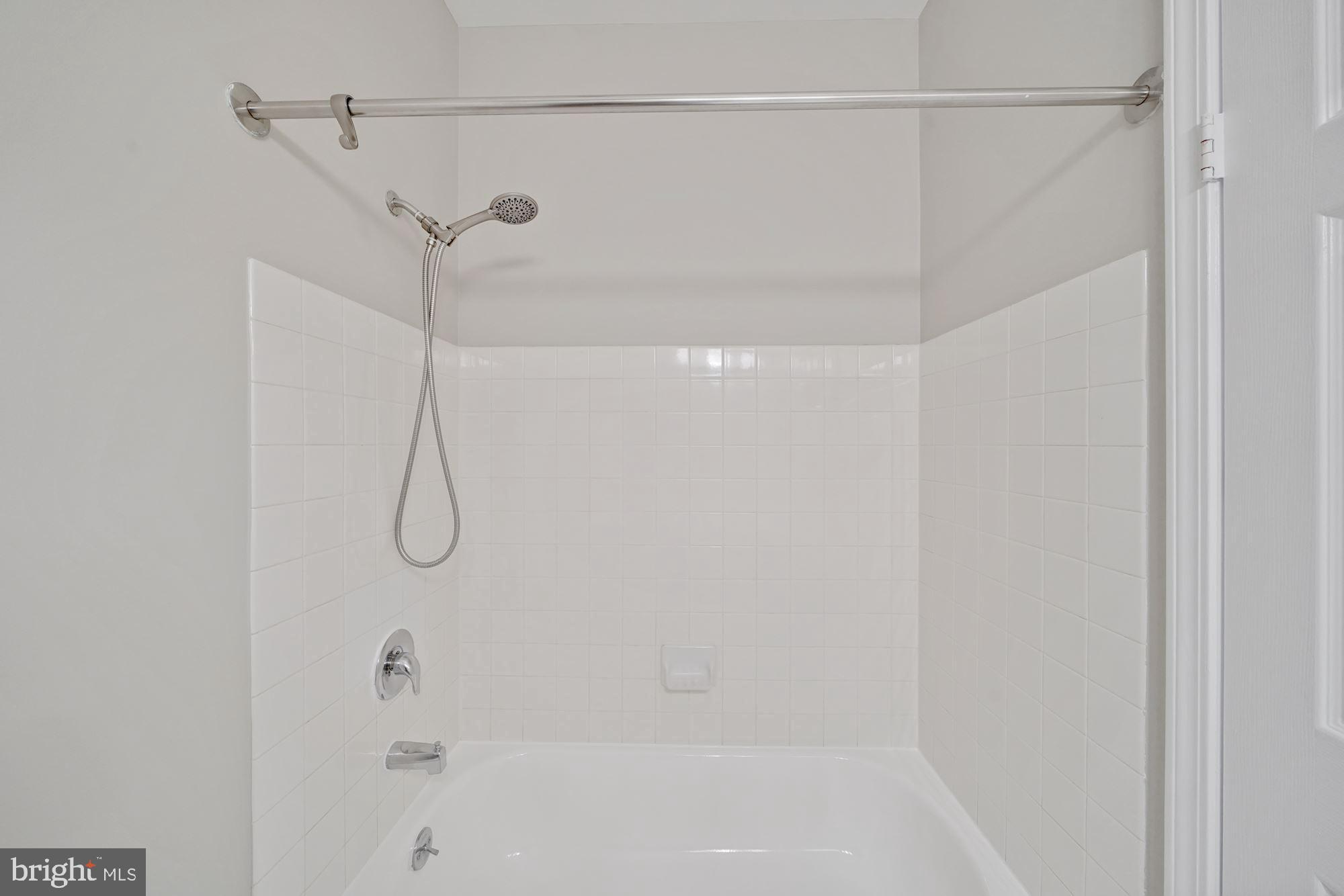 COURTHOUSE - Residential Lease