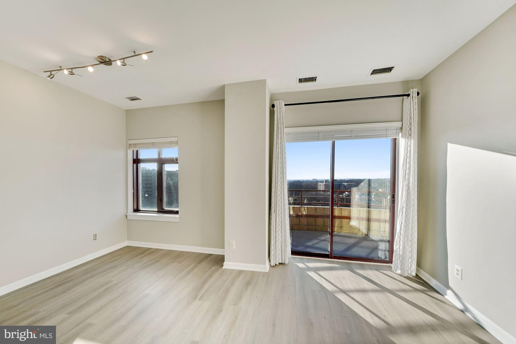 COURTHOUSE - Residential Lease