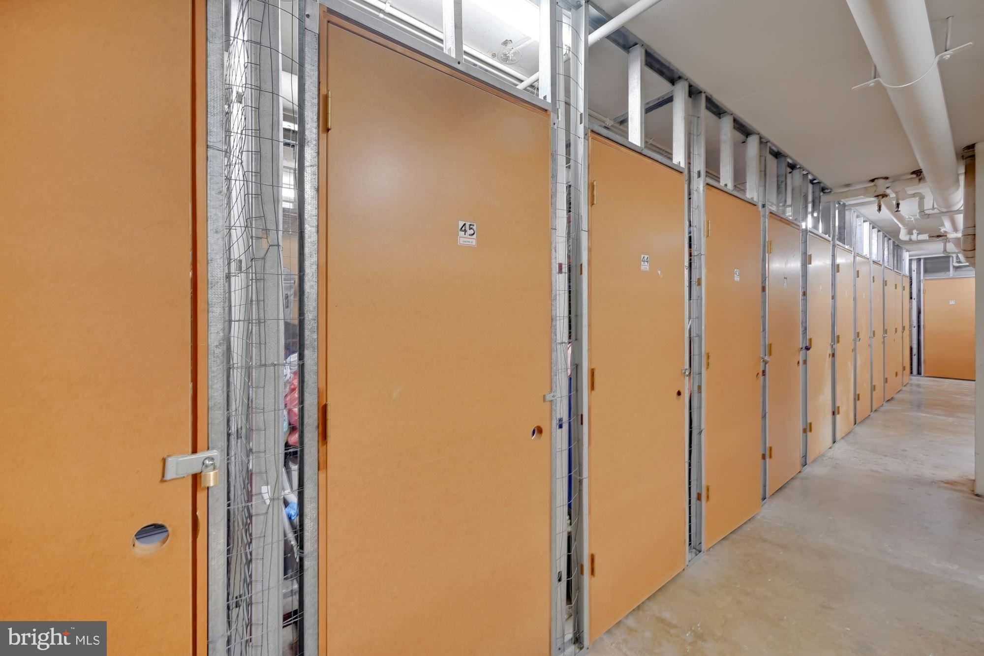 COURTHOUSE - Residential Lease