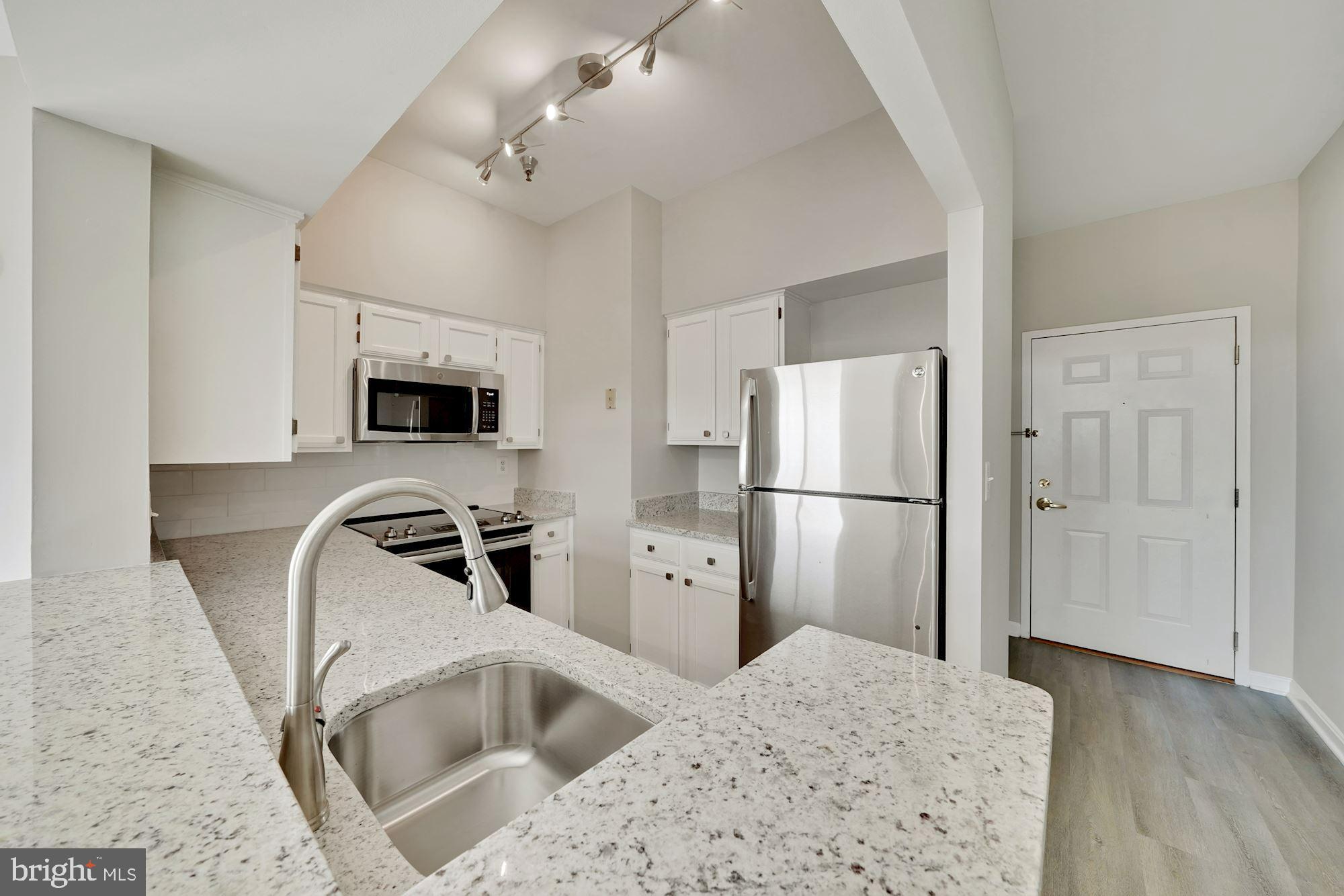 COURTHOUSE - Residential Lease