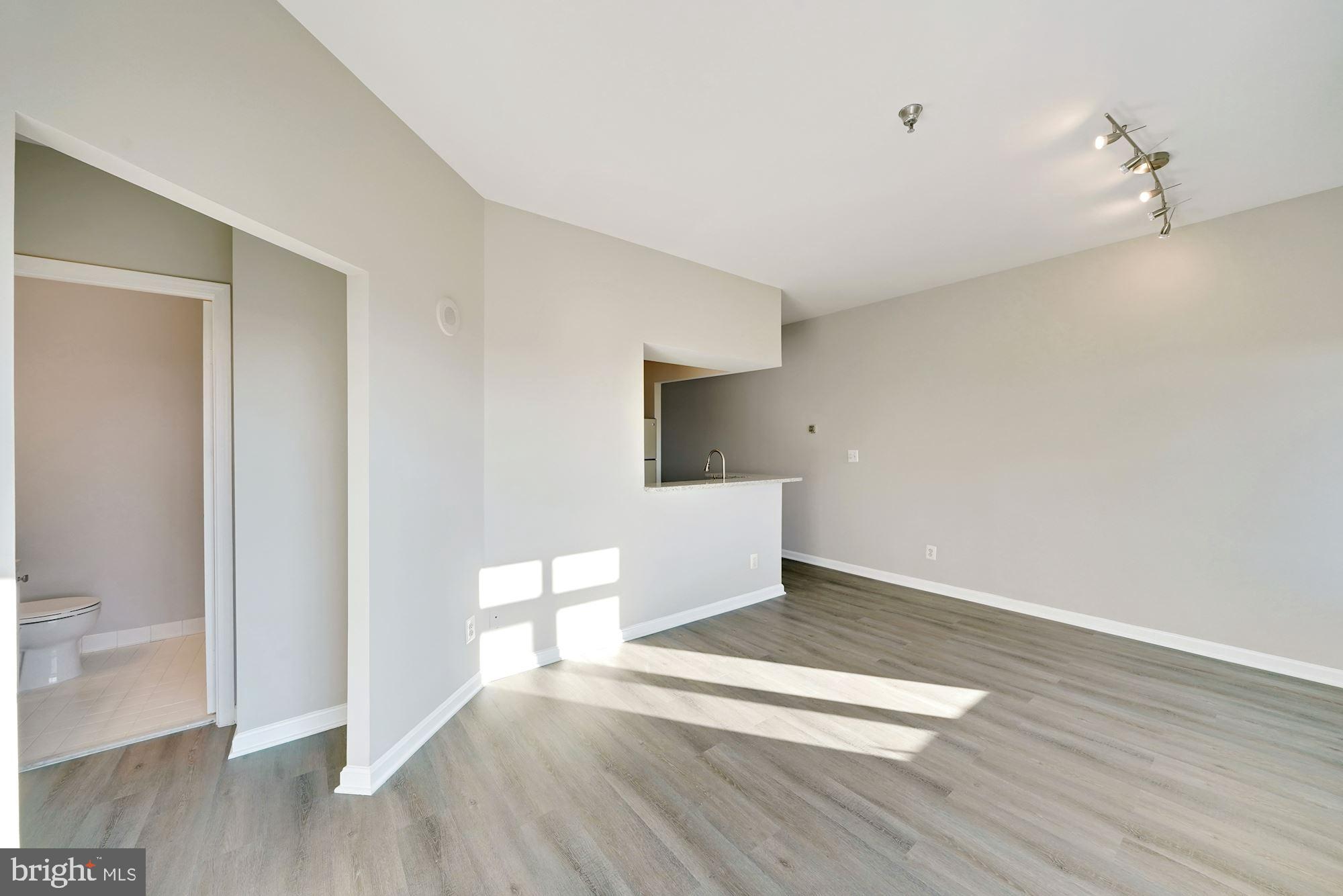 COURTHOUSE - Residential Lease