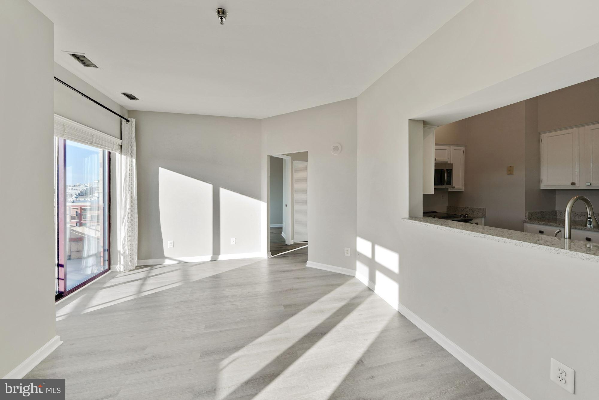 COURTHOUSE - Residential Lease