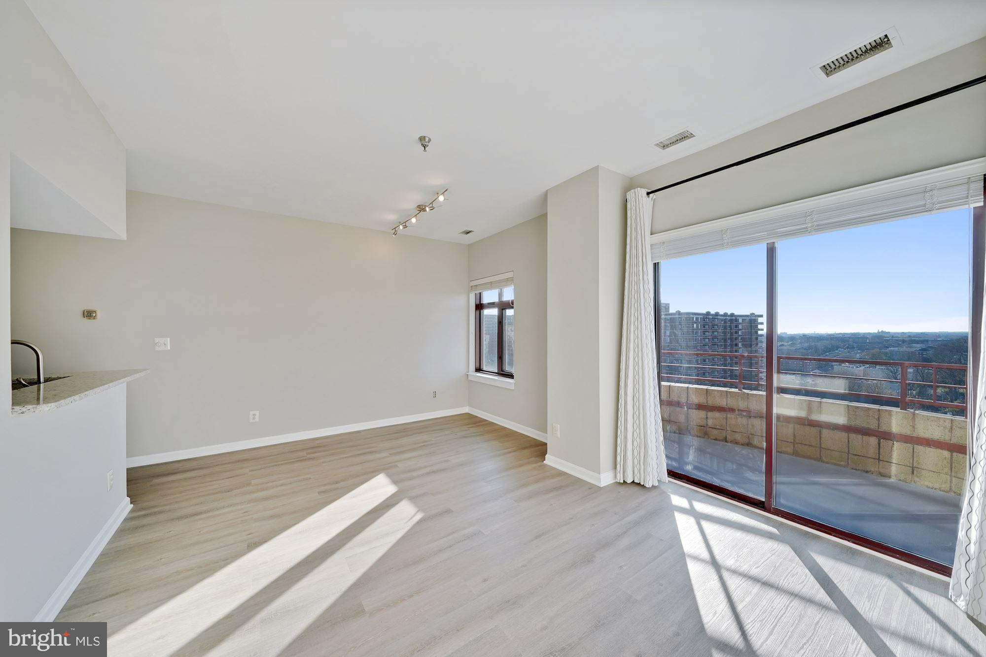 COURTHOUSE - Residential Lease