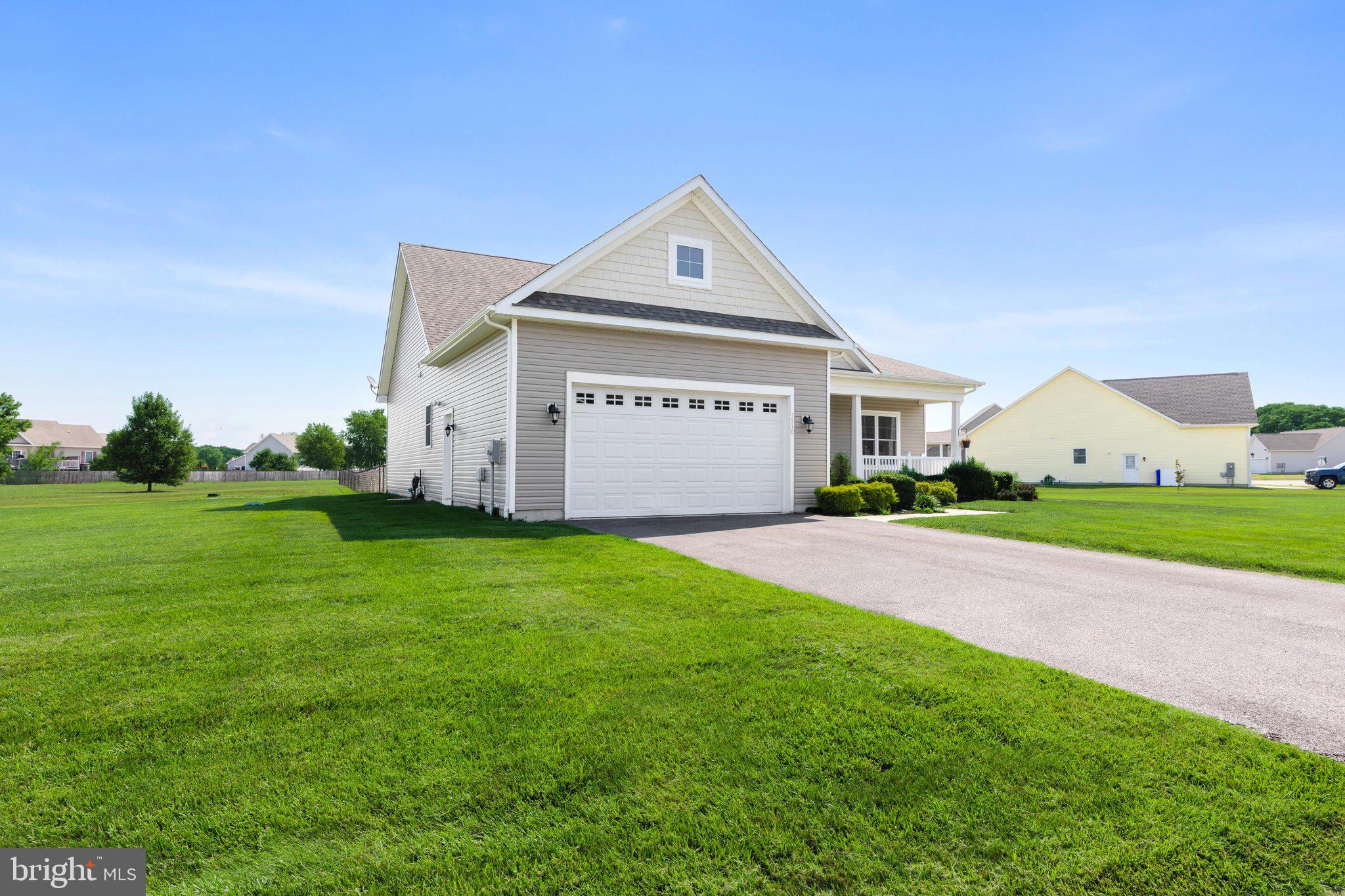 7510 BROAD CREEK CIRCLE