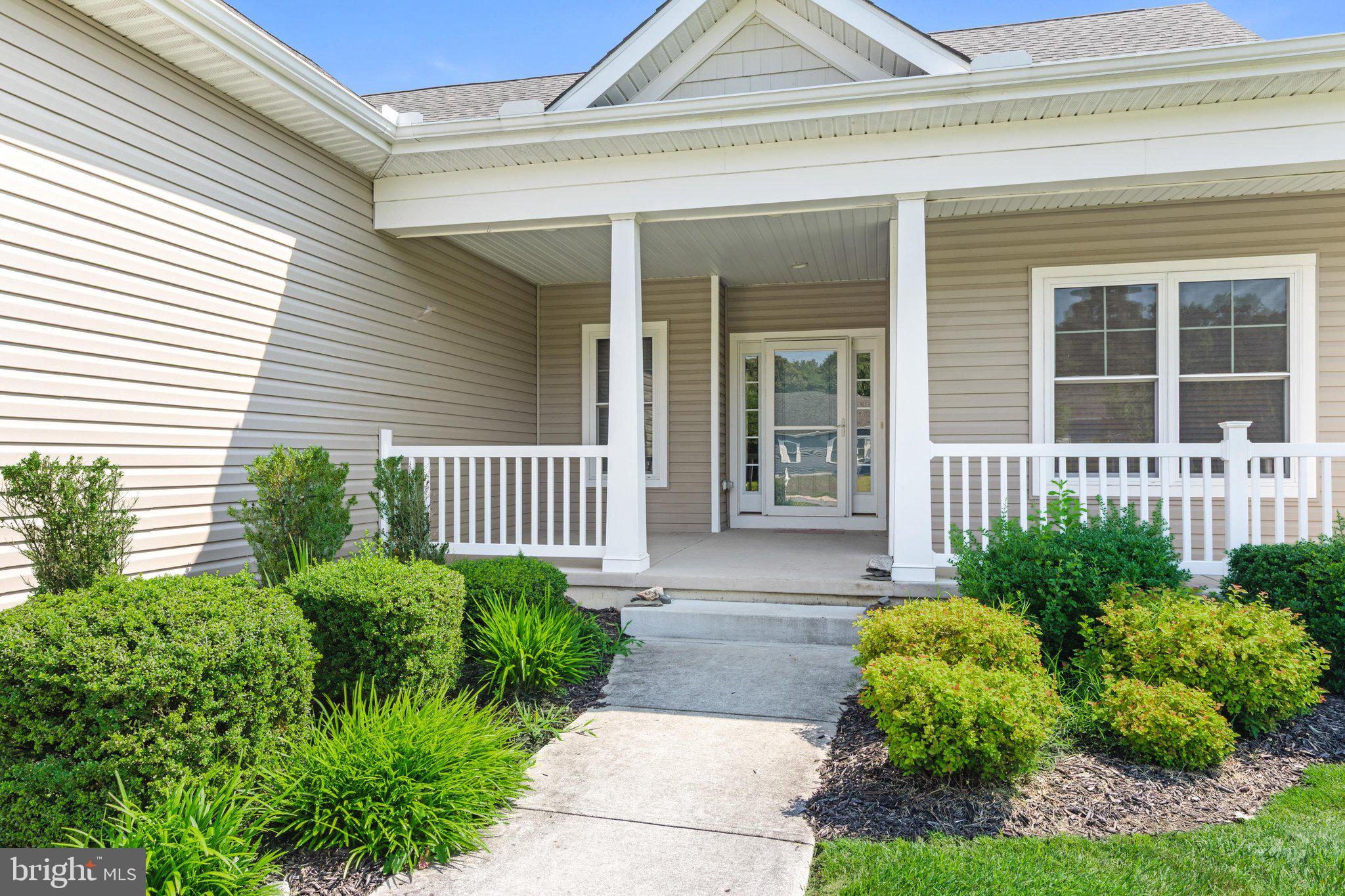 7510 BROAD CREEK CIRCLE