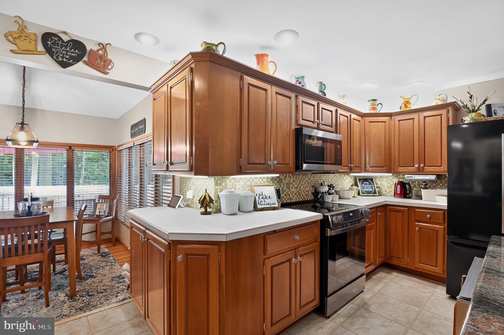 18 HICKORY DRIVE