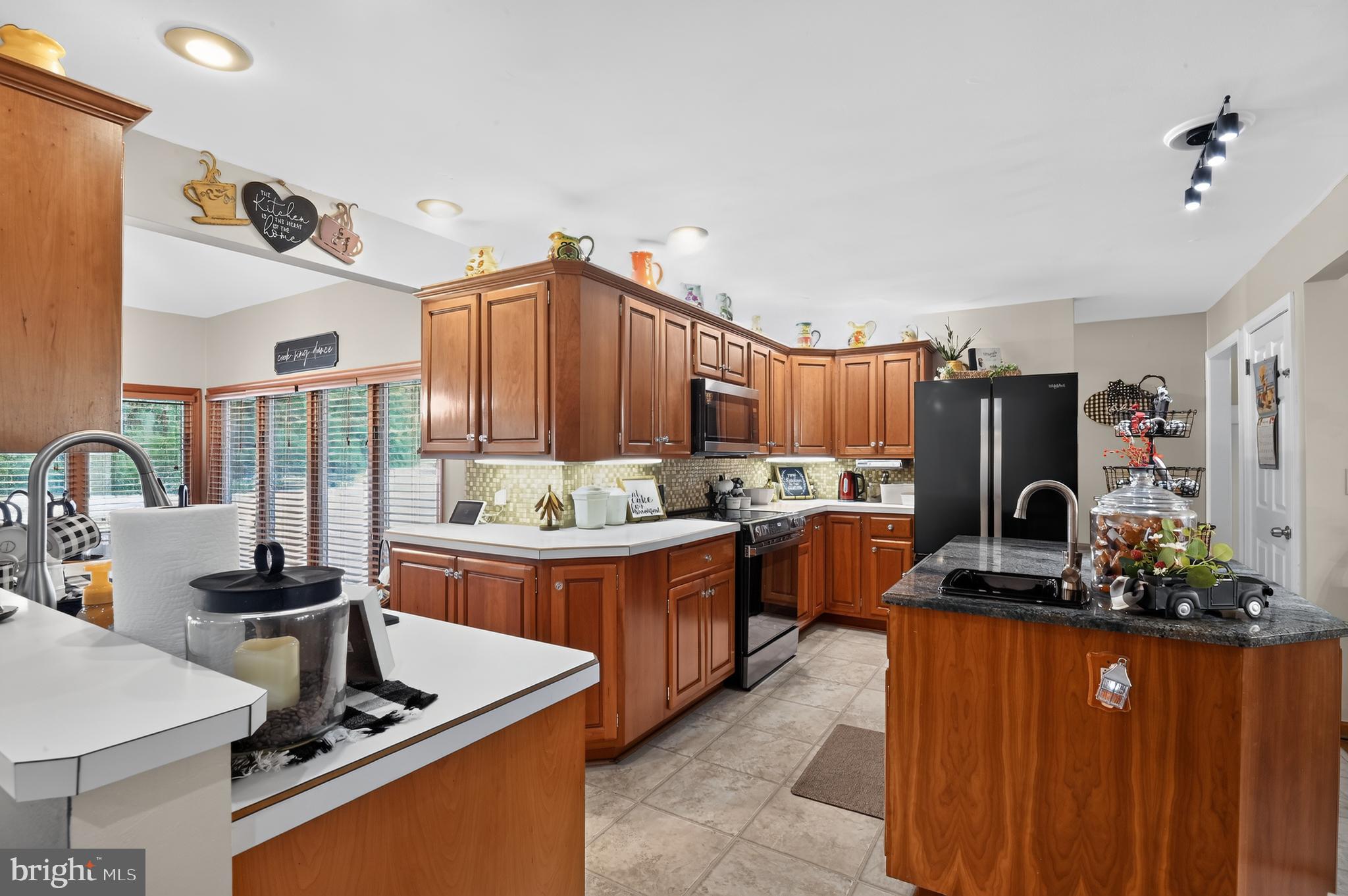 18 HICKORY DRIVE