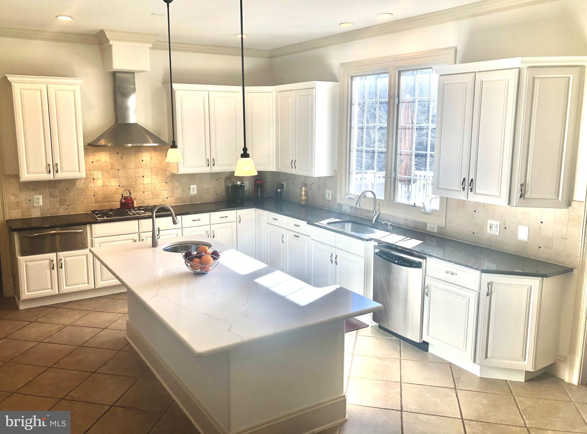 MONTICELLO OF MCLEAN - Residential