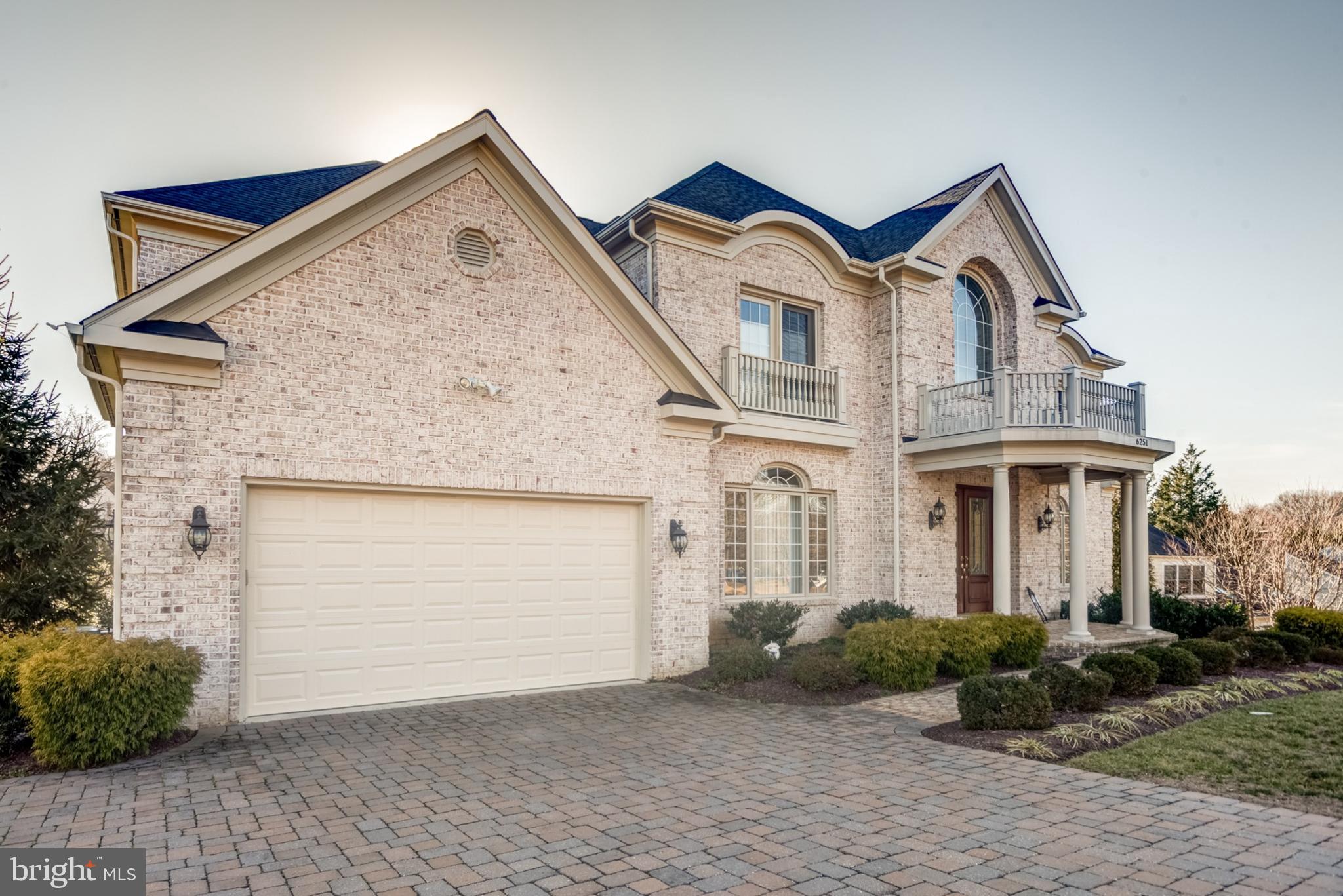 MONTICELLO OF MCLEAN - Residential