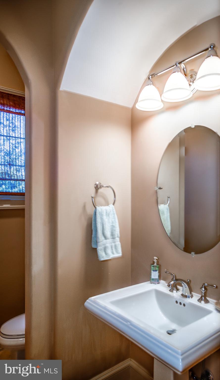 MONTICELLO OF MCLEAN - Residential