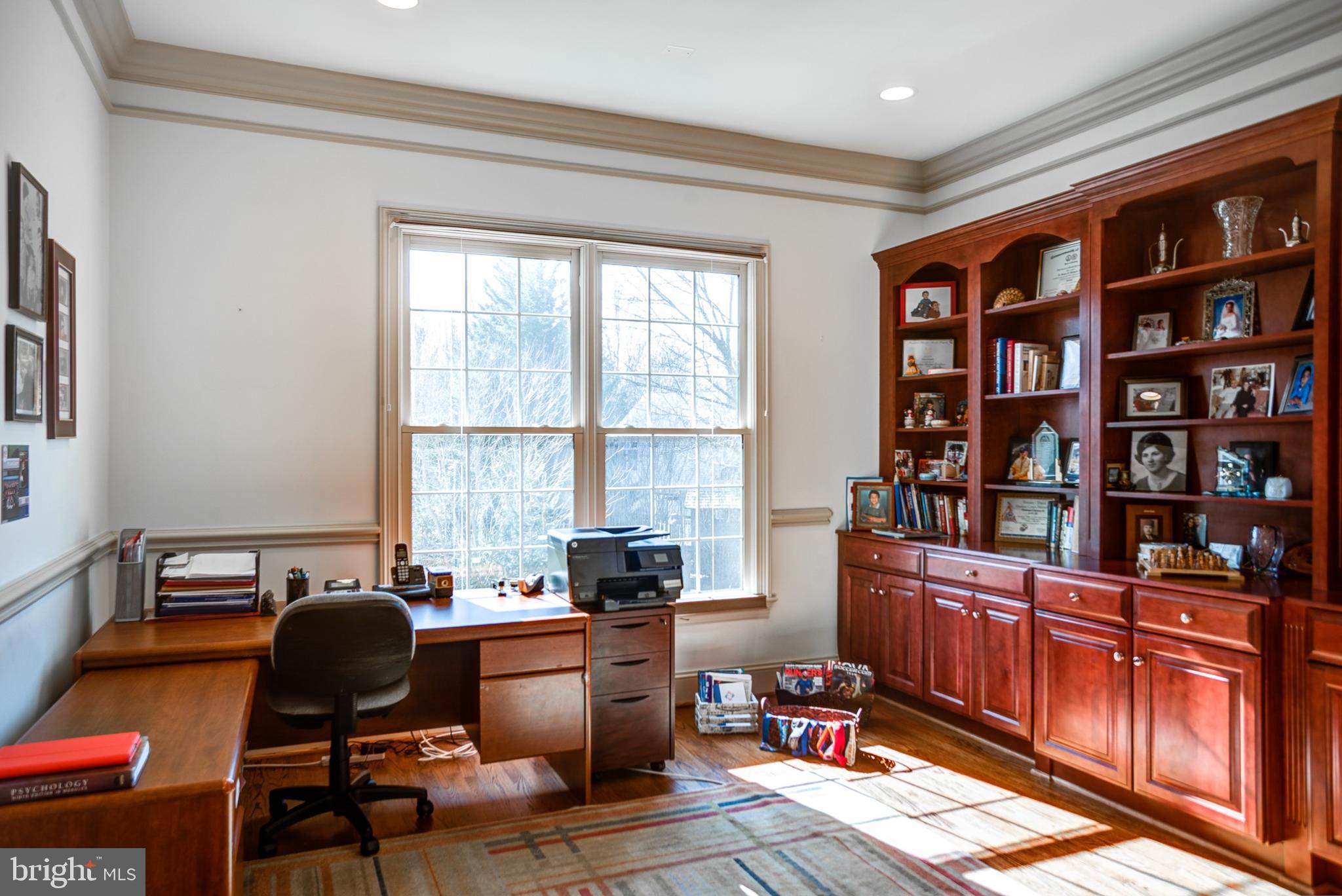 MONTICELLO OF MCLEAN - Residential