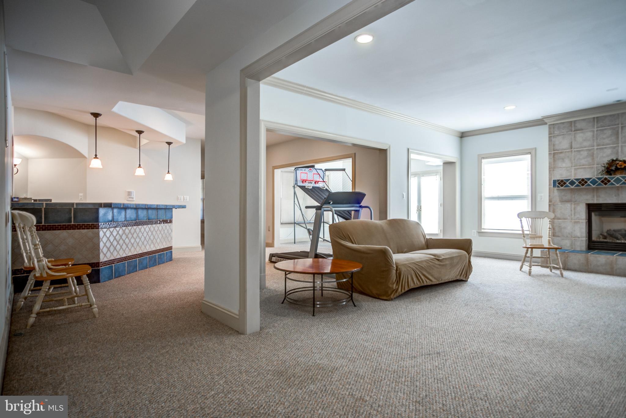 MONTICELLO OF MCLEAN - Residential