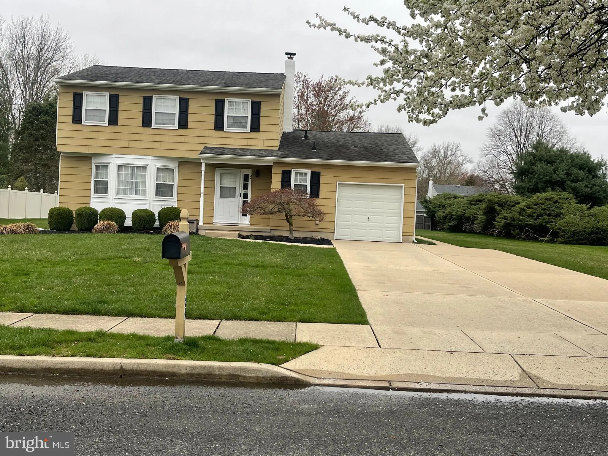 Hightstown, New Jersey 08520, United States, 4 Bedrooms Bedrooms, ,2 BathroomsBathrooms,Residential,Pending,103950