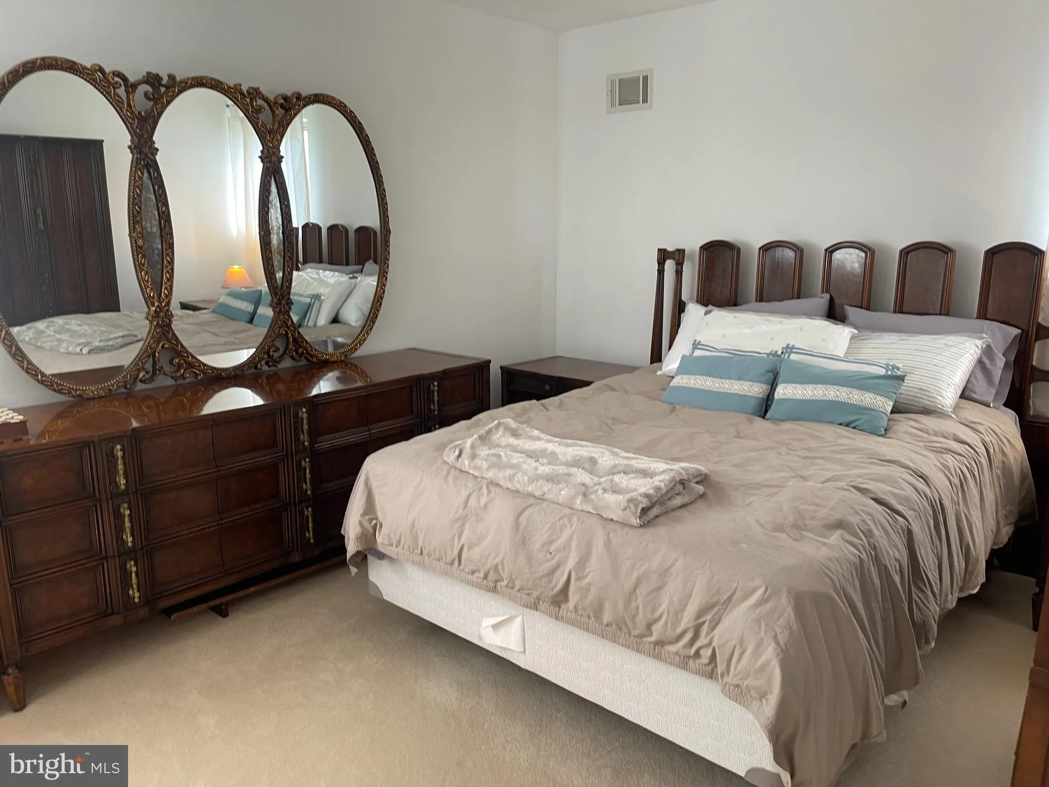 Hightstown, New Jersey 08520, United States, 4 Bedrooms Bedrooms, ,2 BathroomsBathrooms,Residential,Pending,103950