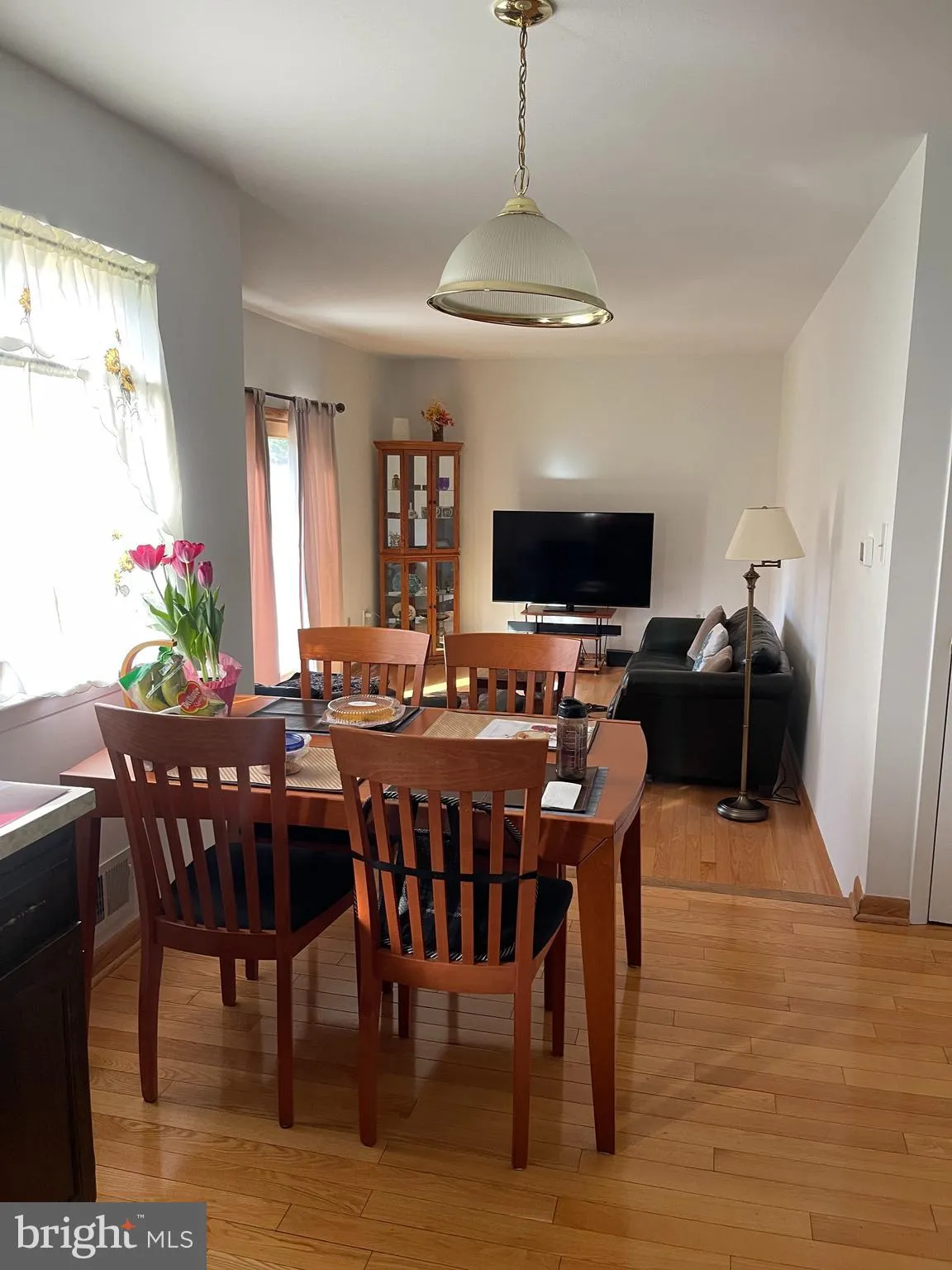 Hightstown, New Jersey 08520, United States, 4 Bedrooms Bedrooms, ,2 BathroomsBathrooms,Residential,Pending,103950