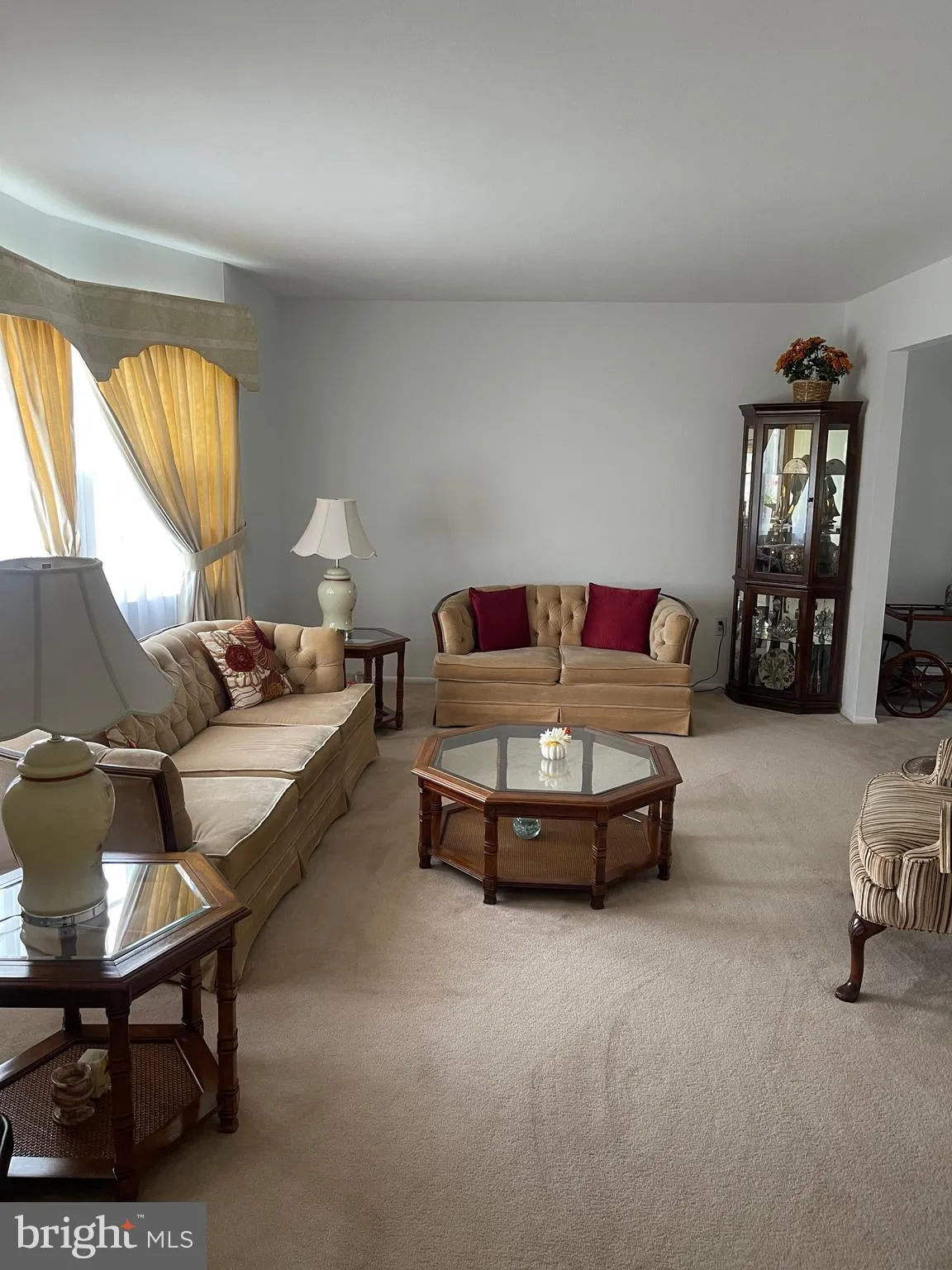 Hightstown, New Jersey 08520, United States, 4 Bedrooms Bedrooms, ,2 BathroomsBathrooms,Residential,Pending,103950