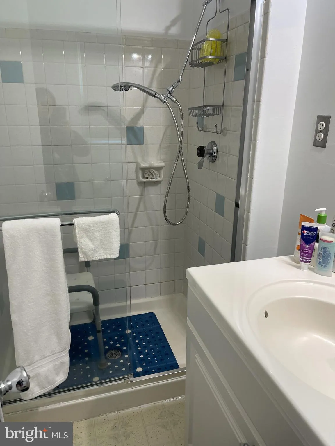 Hightstown, New Jersey 08520, United States, 4 Bedrooms Bedrooms, ,2 BathroomsBathrooms,Residential,Pending,103950