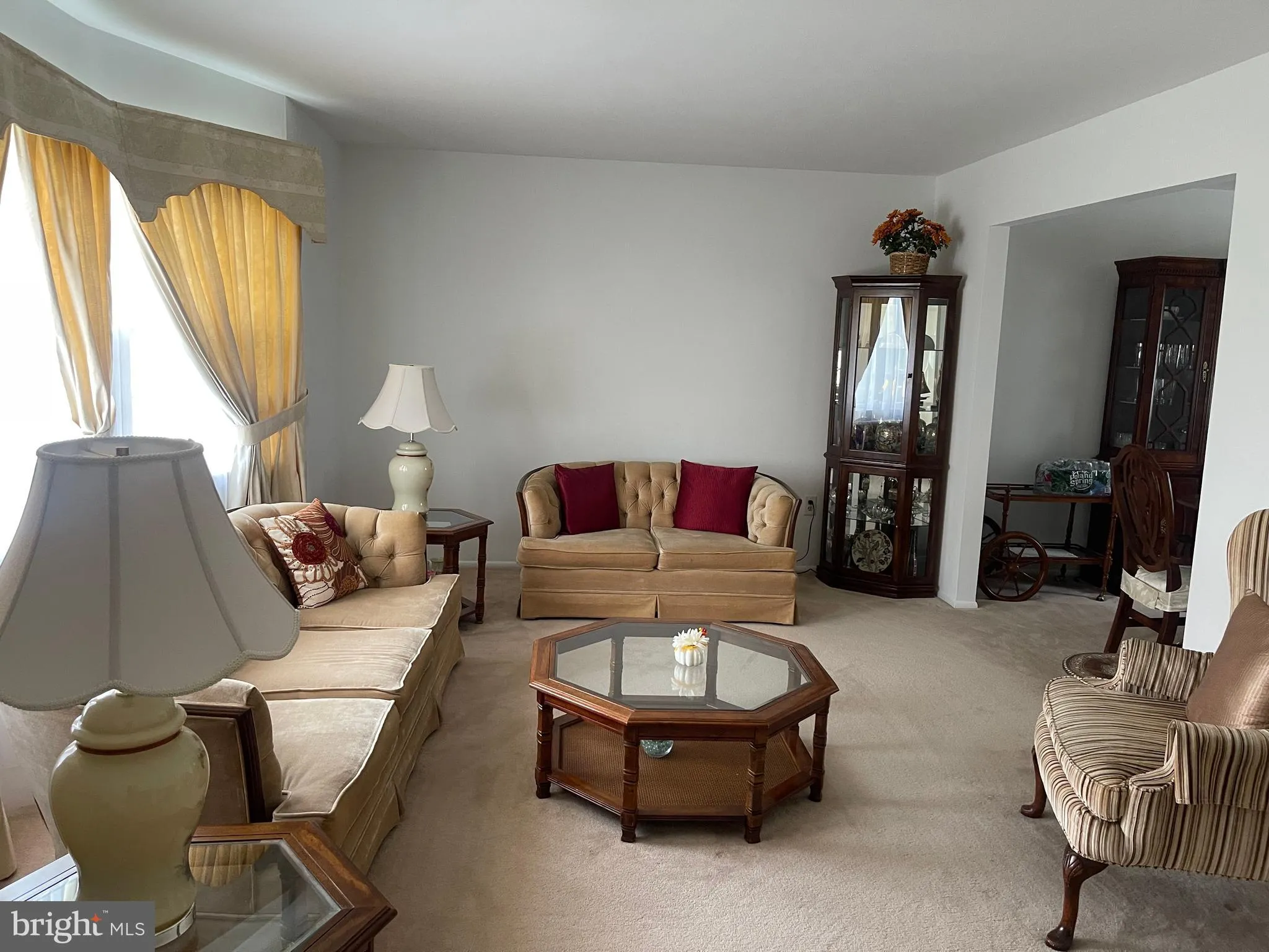 Hightstown, New Jersey 08520, United States, 4 Bedrooms Bedrooms, ,2 BathroomsBathrooms,Residential,Pending,103950