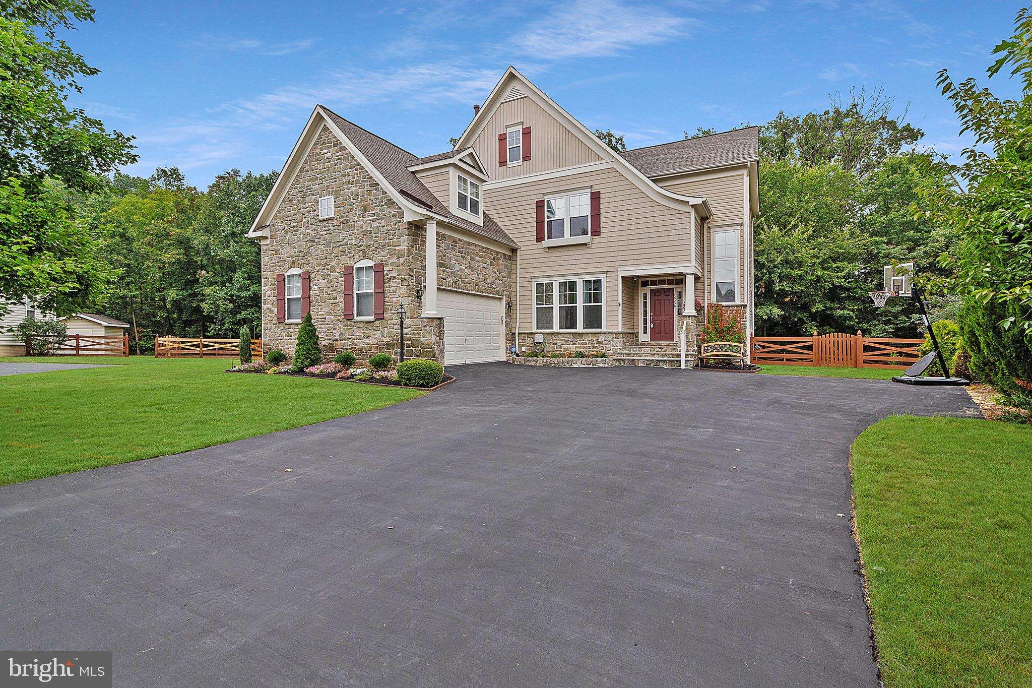 VICTORY LAKES - Residential