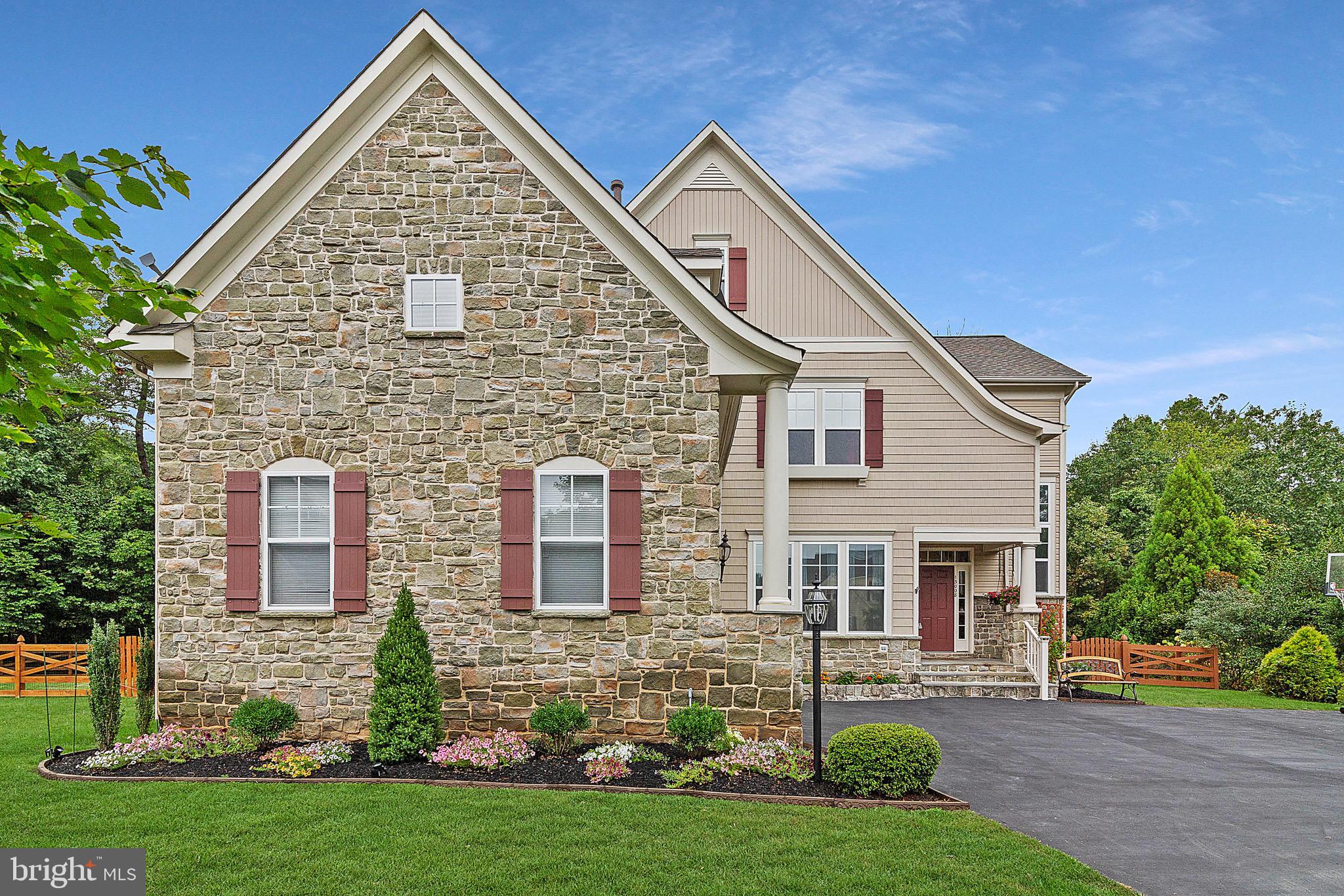 VICTORY LAKES - Residential